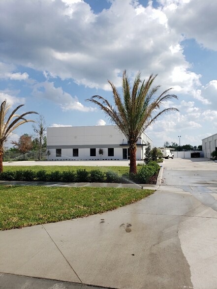 4011 Church St, Sanford, FL for sale - Primary Photo - Image 1 of 1