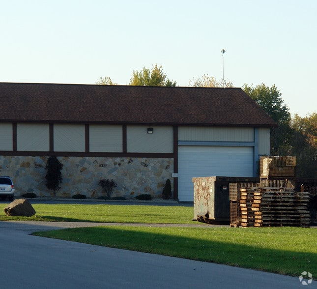 550 Goodrich Rd, Bellevue, OH for sale - Building Photo - Image 2 of 26