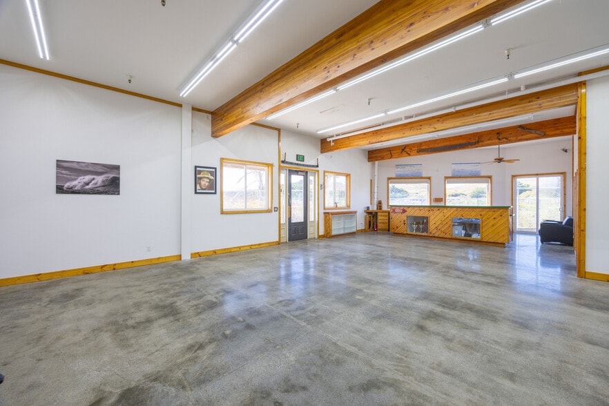 199 West Point, Half Moon Bay, CA for sale - Interior Photo - Image 2 of 12