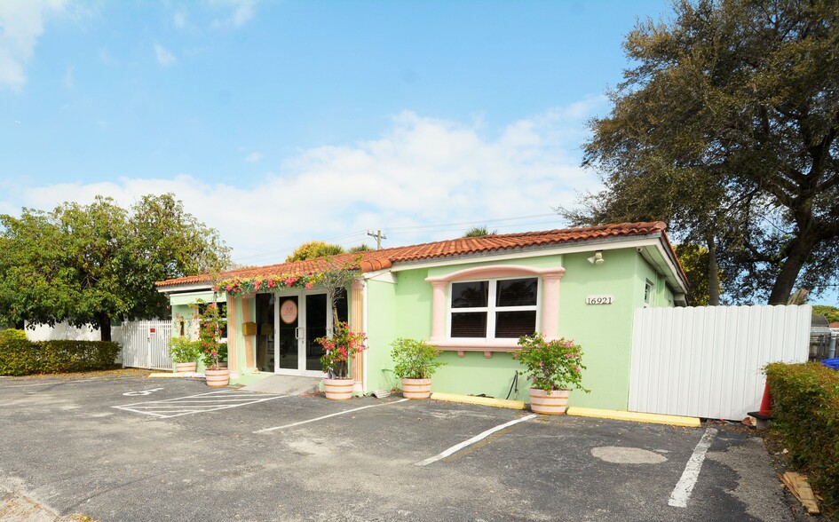 16921 NE 6th Ave, North Miami Beach, FL for sale - Building Photo - Image 1 of 34