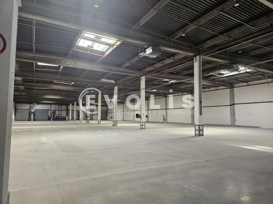 Industrial in Les Ulis for lease Interior Photo- Image 1 of 17