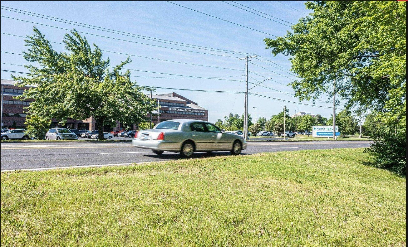 Lone Oak Road, Paducah, KY 42003