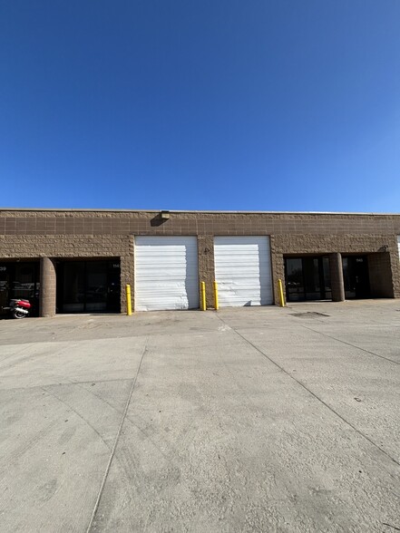 1125-1147 W Dennis Ave, Olathe, KS for lease - Building Photo - Image 3 of 5