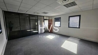 Office in Aix-en-Provence for lease Interior Photo- Image 2 of 8