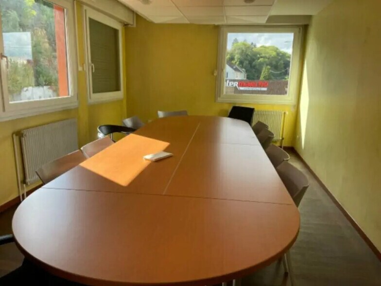 Office in Montbéliard for lease - Building Photo - Image 2 of 10