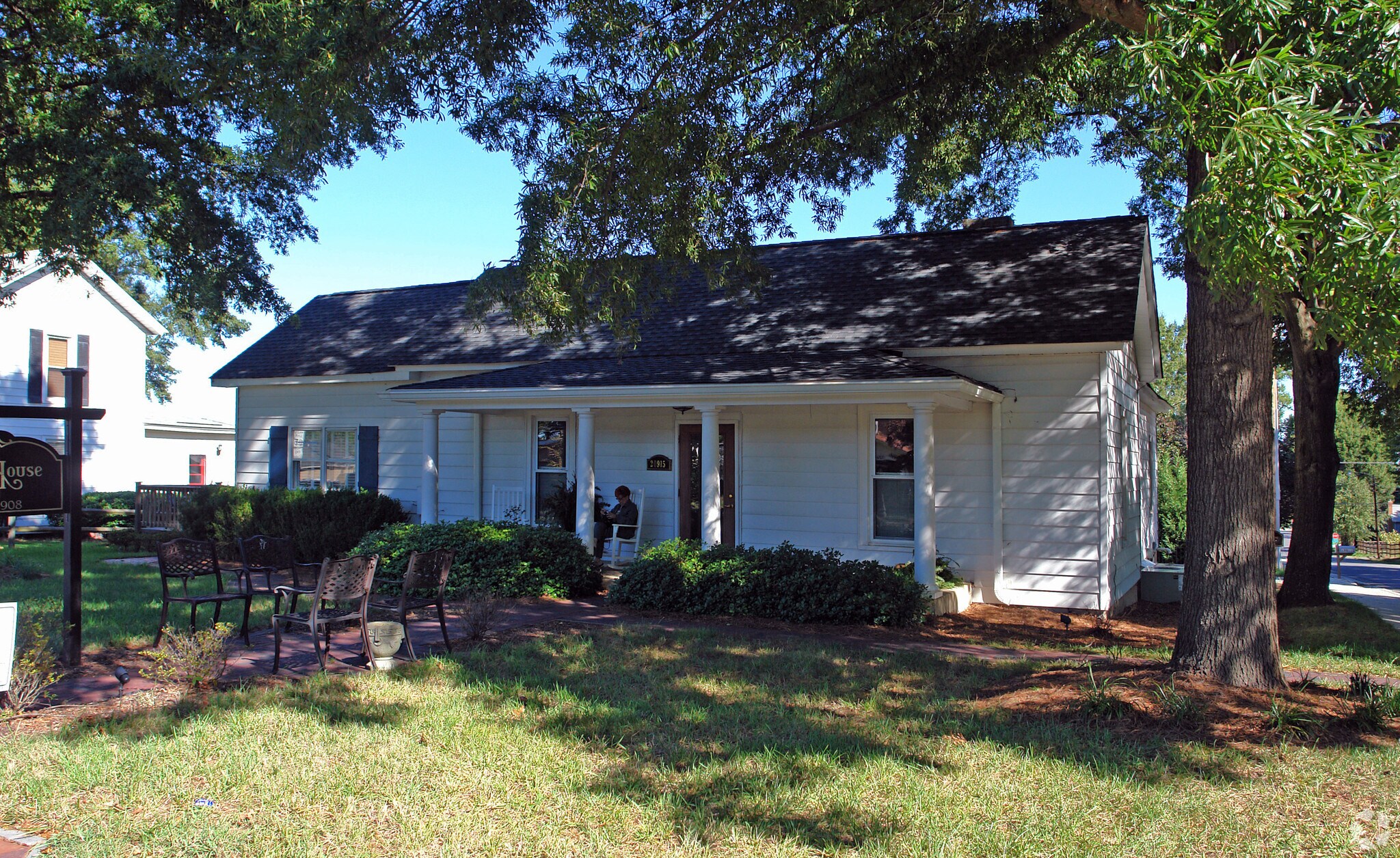 20915 Catawba Ave, Cornelius, NC for sale Primary Photo- Image 1 of 1