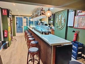 Retail in Alicante, Alicante for lease Interior Photo- Image 1 of 4