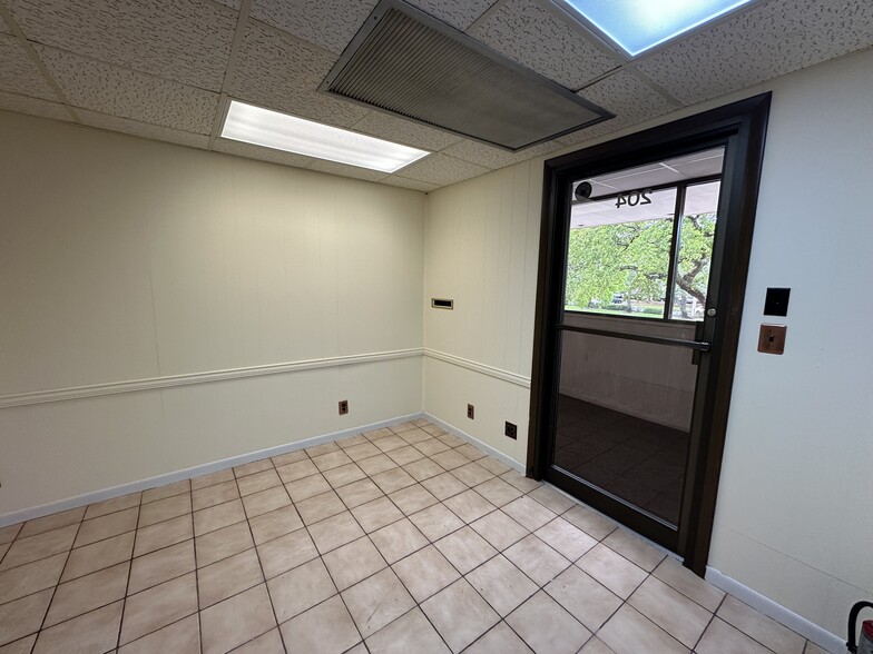 3816 Hollywood Blvd, Hollywood, FL for lease - Interior Photo - Image 2 of 13