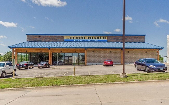 2445 Wiley Blvd SW, Cedar Rapids, IA for sale - Primary Photo - Image 1 of 1