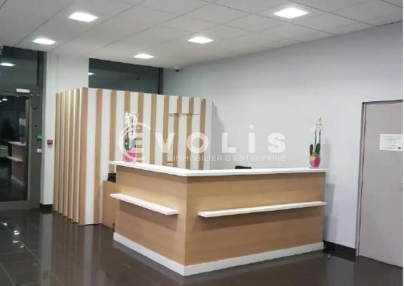 215 Avenue Georges Clemenceau, Nanterre for lease - Building Photo - Image 2 of 10