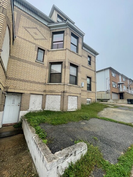 9102 Bergenwood Ave, North Bergen, NJ for sale - Building Photo - Image 2 of 34