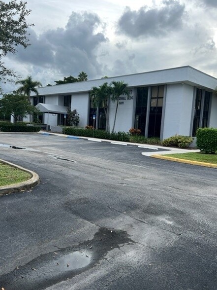 15127 Jog Rd, Delray Beach, FL for lease - Building Photo - Image 3 of 4