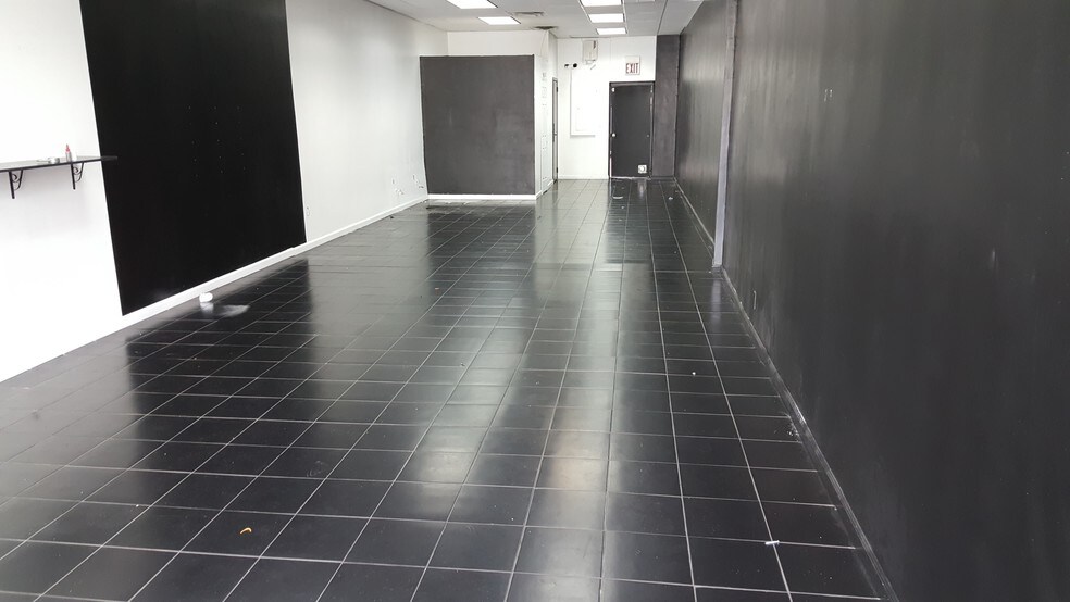 131-16 Merrick Blvd, Jamaica, NY for lease - Building Photo - Image 2 of 5