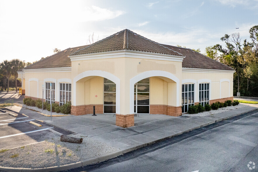 18940 S Tamiami Trl, Fort Myers, FL for lease - Building Photo - Image 1 of 24