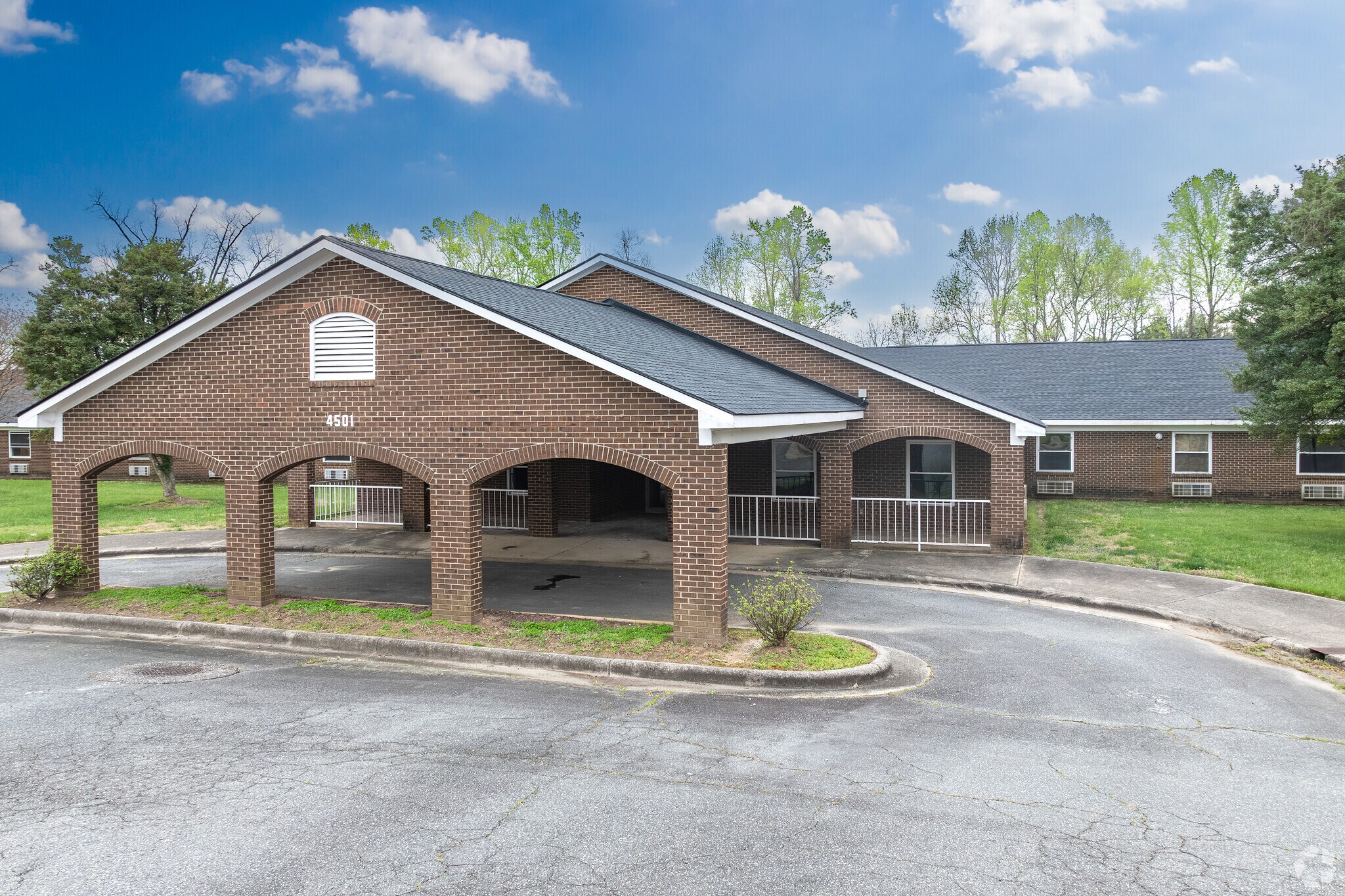 4501 Old Battleground Rd, Greensboro, NC for sale Primary Photo- Image 1 of 1