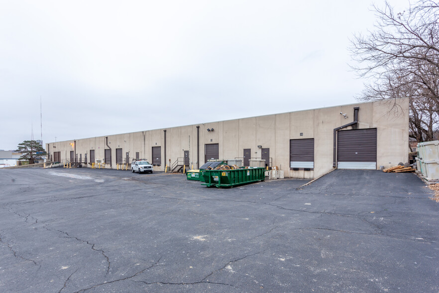 1140-1146 Booth St, Kansas City, KS for lease - Building Photo - Image 3 of 43