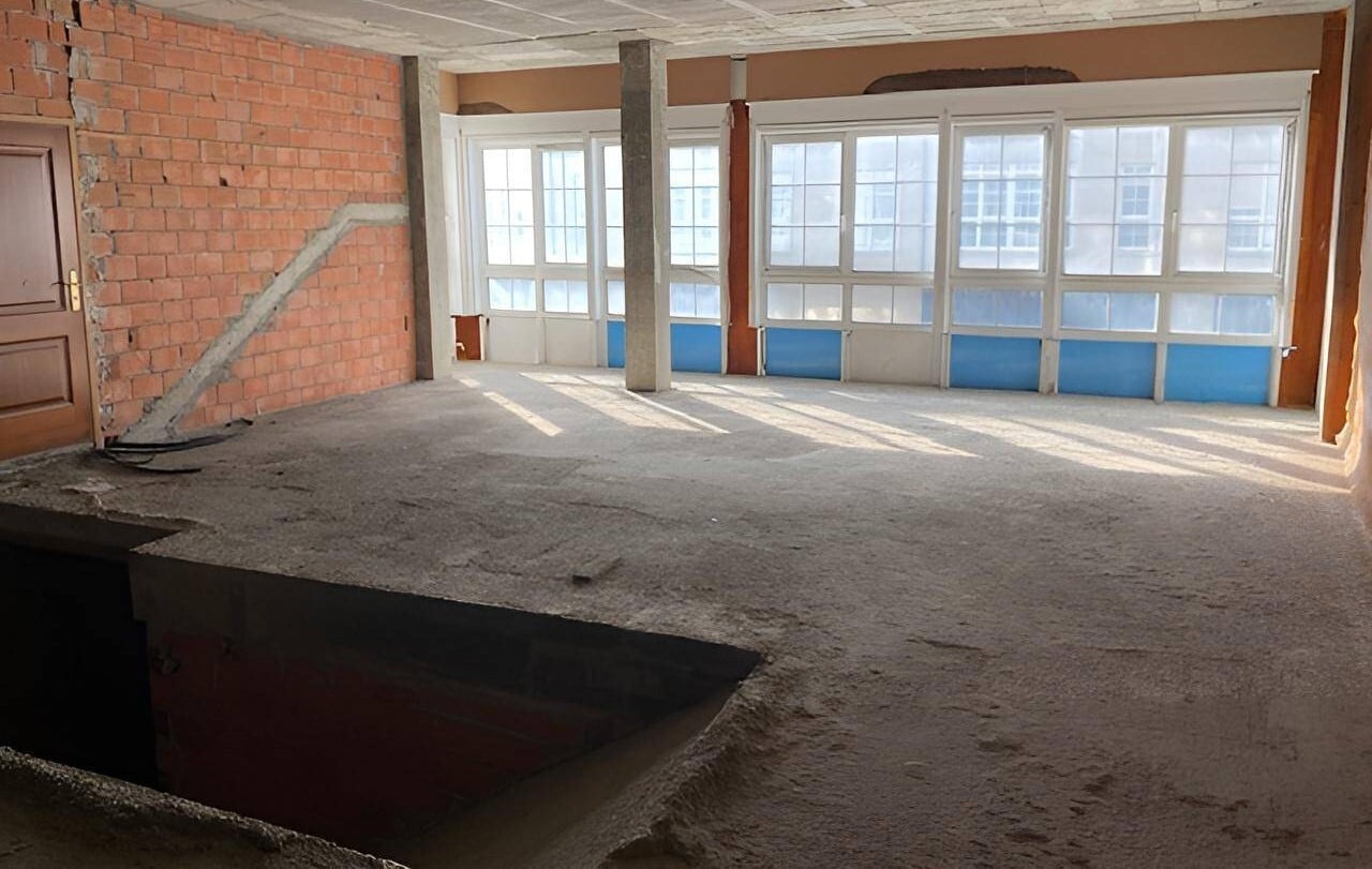 Cee, LC 15270 -  -  - Interior Photo - Image 1 of 6