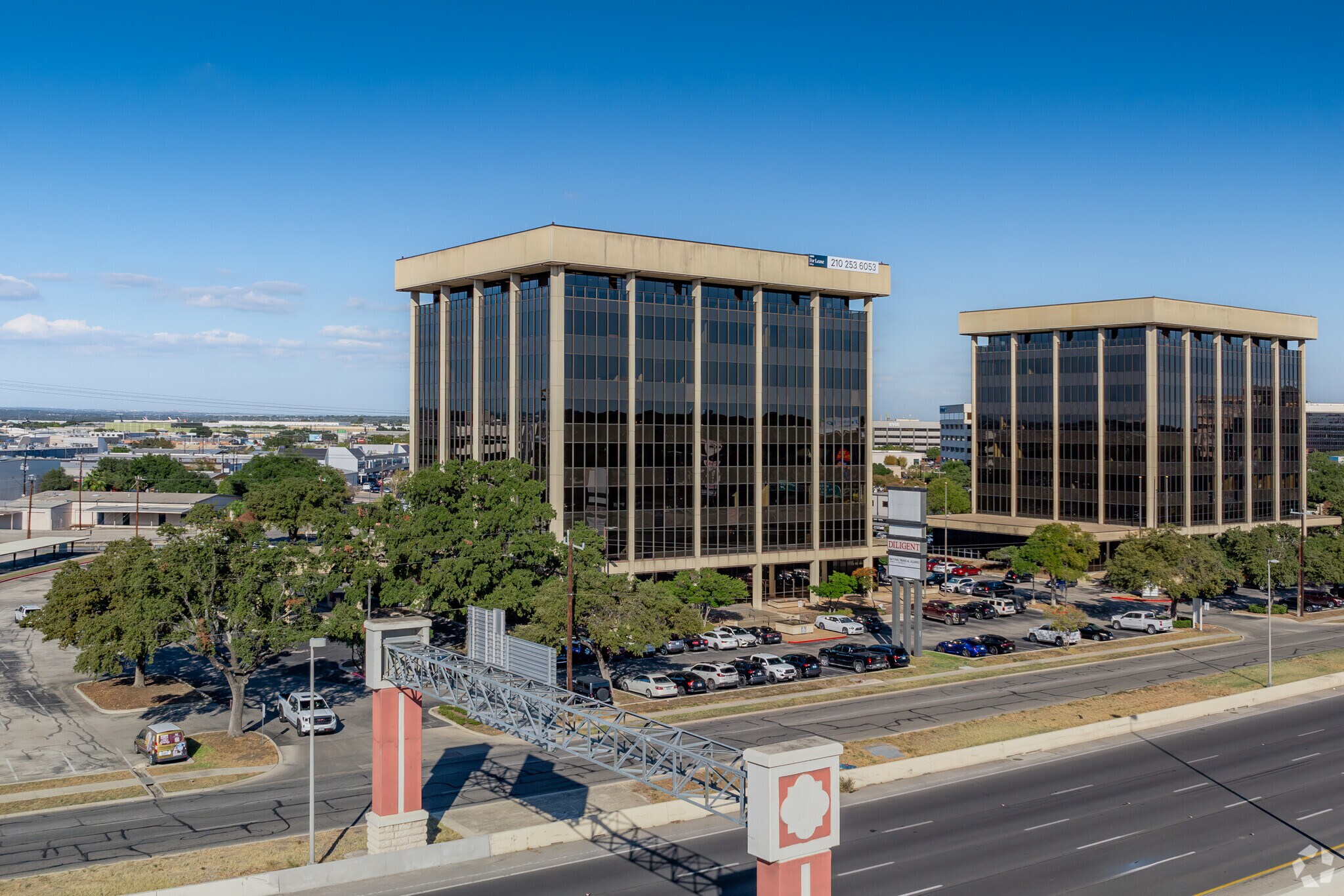 901 NE Loop 410, San Antonio, TX for sale Primary Photo- Image 1 of 1
