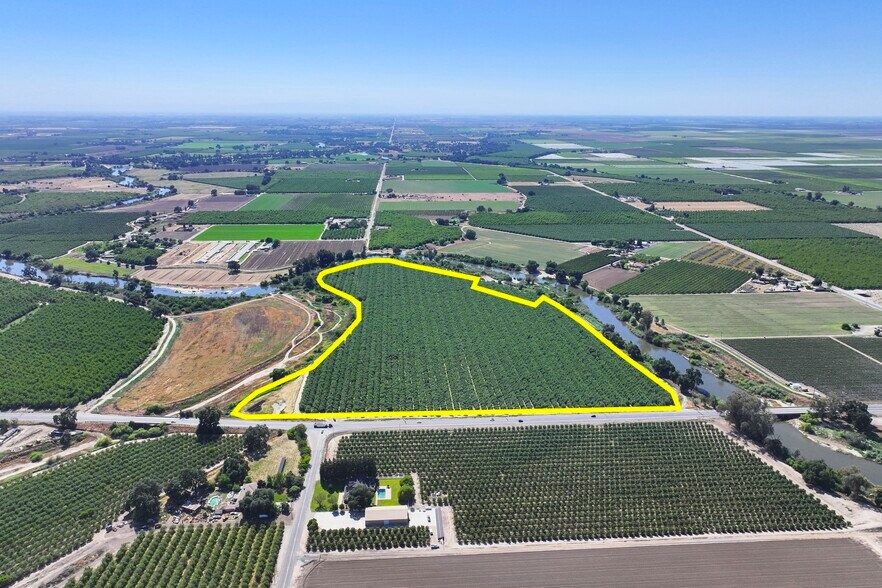 +/-47.12 Acres Almonds, Laton, CA for sale - Building Photo - Image 2 of 12