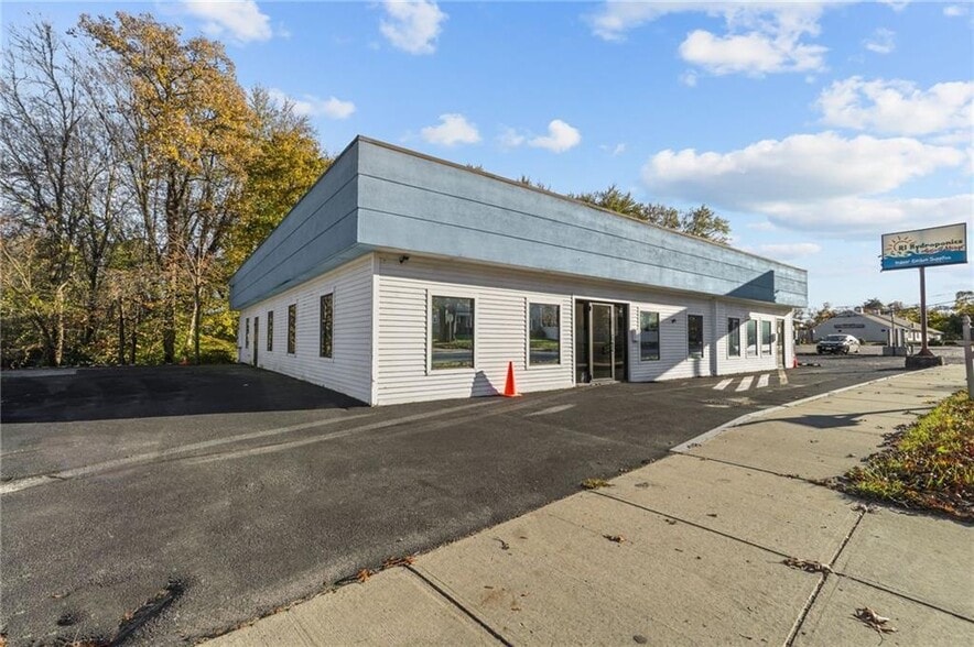 495 Central Ave, Seekonk, MA for lease - Building Photo - Image 1 of 44