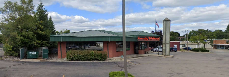 2524 S Cedar St, Lansing, MI for lease - Building Photo - Image 3 of 6