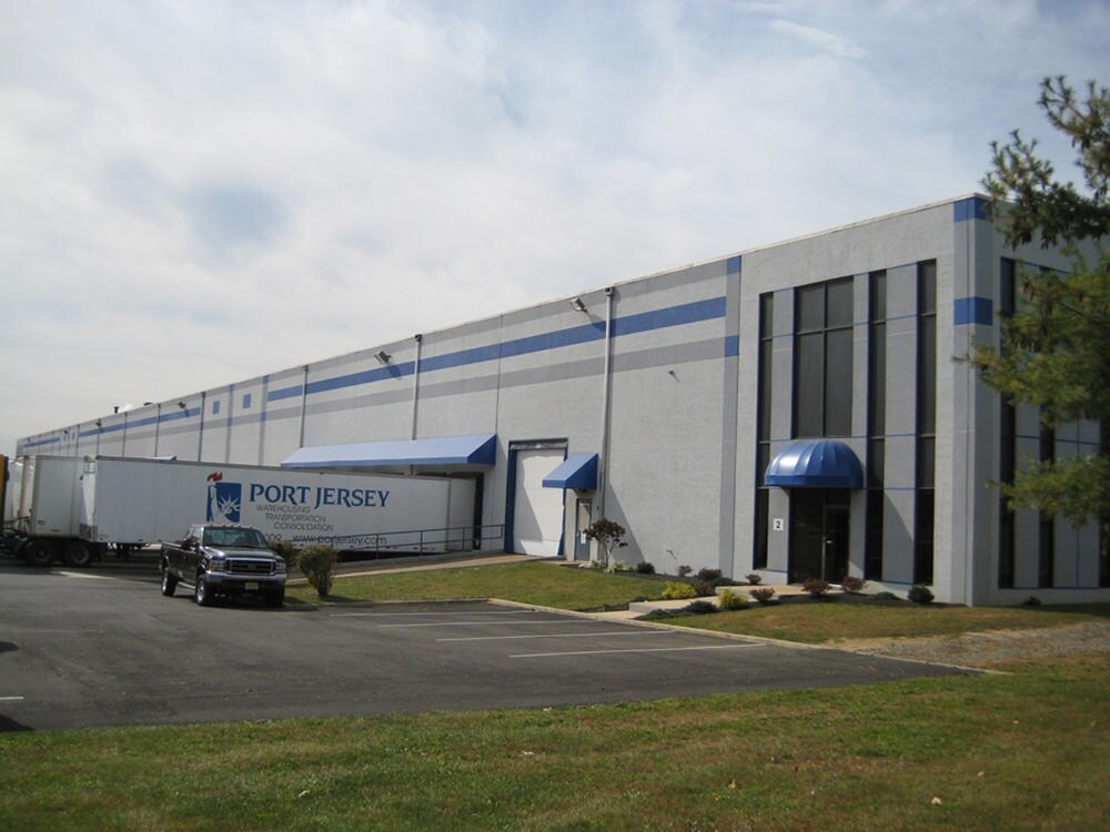 28 Corn Rd, Dayton, NJ 08810