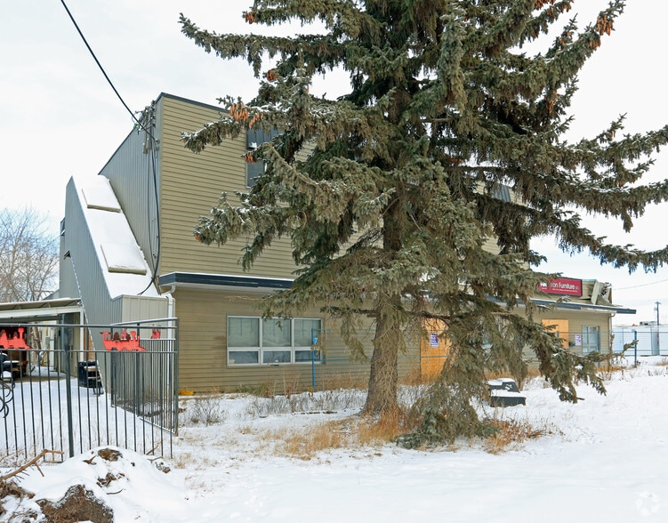 15816 112th Ave NW, Edmonton, AB for sale - Building Photo - Image 2 of 21
