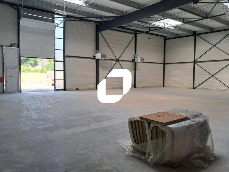 Office in Tourcoing for lease - Interior Photo - Image 3 of 9