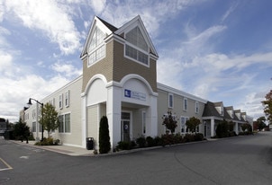 540 Main St, Hyannis MA - Live-Work Space
