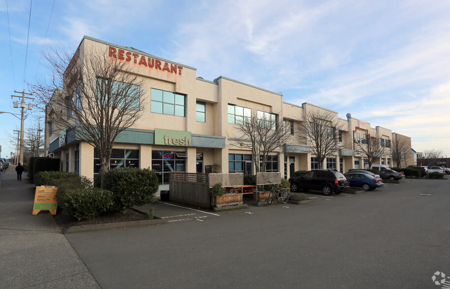 415 Dunedin St, Victoria, BC for lease - Primary Photo - Image 1 of 4