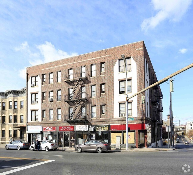 6 ster Ave, New Rochelle, NY 10801