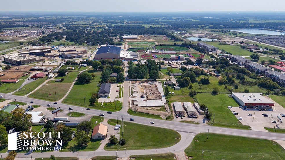 500 Pine Ridge Lane, Aubrey, TX for lease - Primary Photo - Image 3 of 7