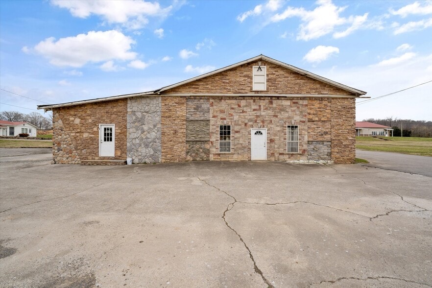 4628 US HWY 411 S, Maryville, 37801 portfolio of 5 properties for sale on LoopNet.com - Building Photo - Image 2 of 85
