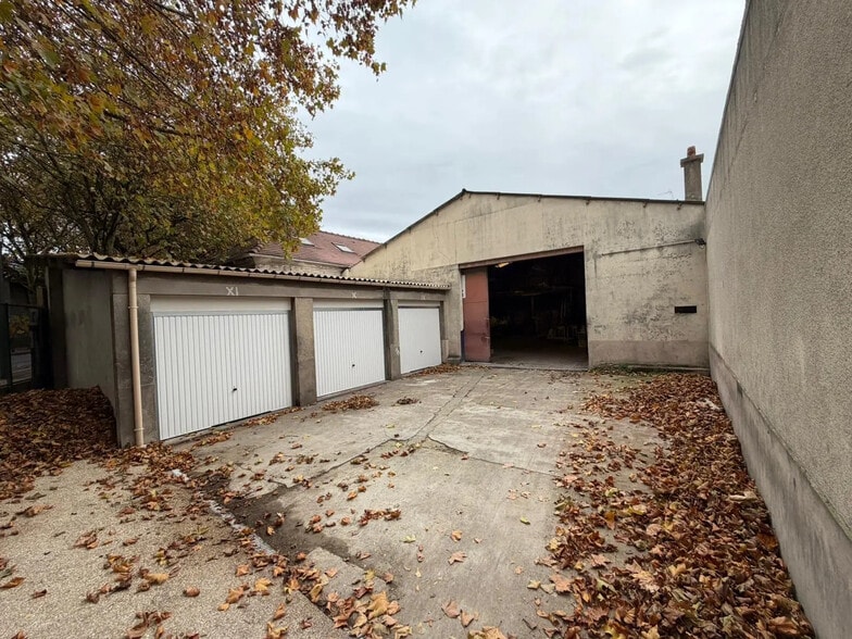 Flex in Villeneuve-Saint-Georges for sale - Building Photo - Image 1 of 7