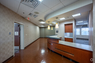 360 Sherman St, Saint Paul, MN for lease Interior Photo- Image 2 of 9