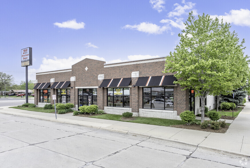 24408-24420 Van Dyke Ave, Center Line, MI for lease - Building Photo - Image 1 of 12