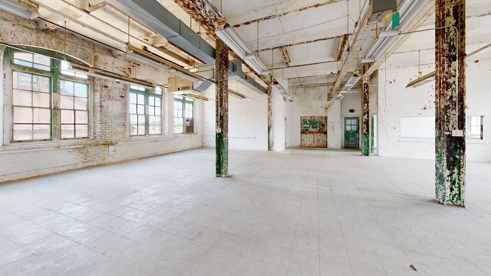 The Arsenal portfolio of 20 properties for sale on LoopNet.com - Matterport 3D Scan - Image 3 of 28