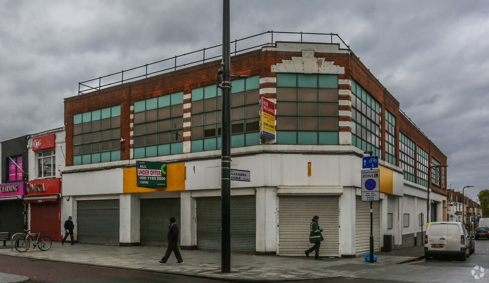 68 The Broadway, Southall for lease - Primary Photo - Image 1 of 4