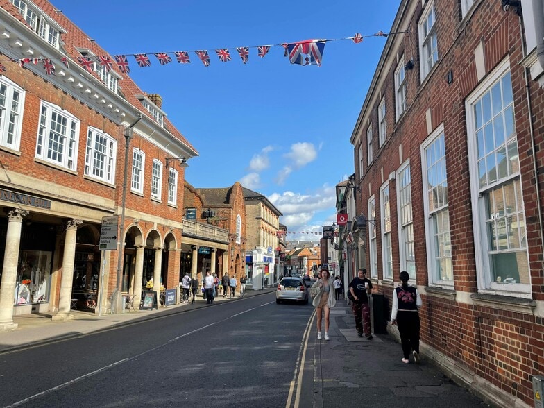 33 The Borough, Farnham for lease - Building Photo - Image 2 of 3