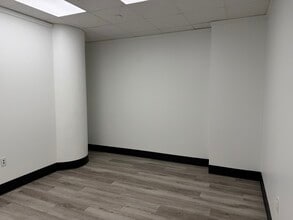 80 Monroe Ave, Memphis, TN for lease Interior Photo- Image 2 of 5