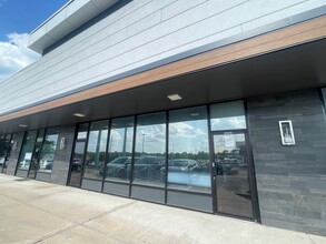 9537-9573 W 87th St, Overland Park, KS for lease Building Photo- Image 1 of 7