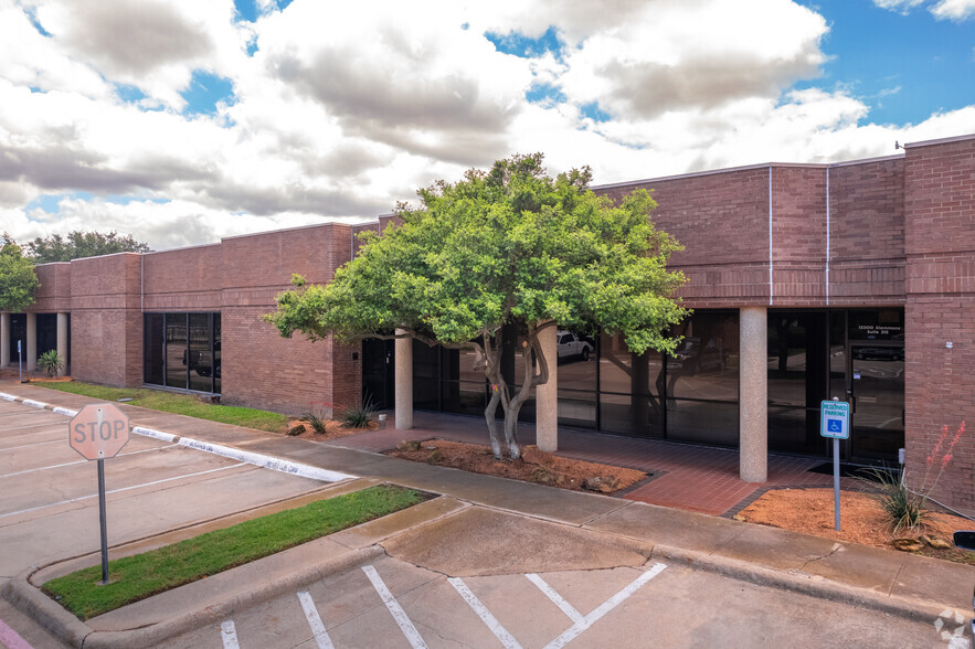 12200 N Stemmons Fwy, Farmers Branch, TX for lease - Building Photo - Image 3 of 9