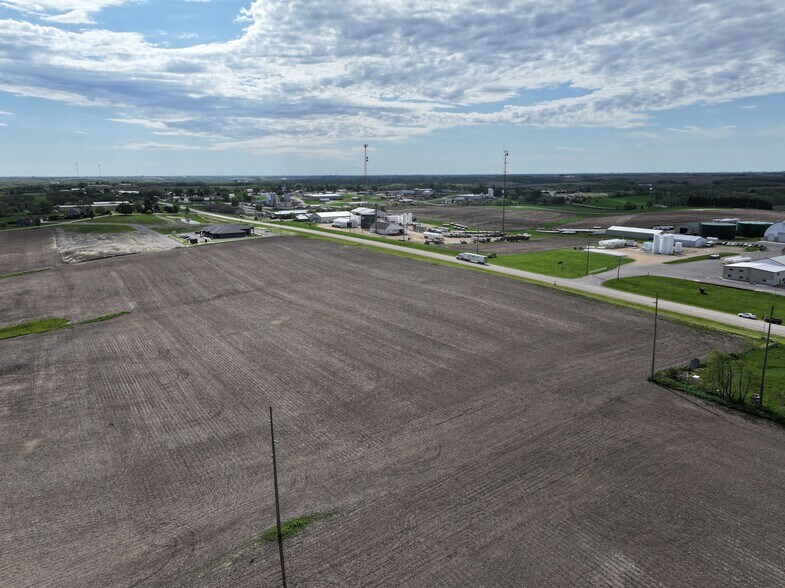 11.92 acres 81 Hwy, Darlington, WI for sale - Aerial - Image 2 of 5