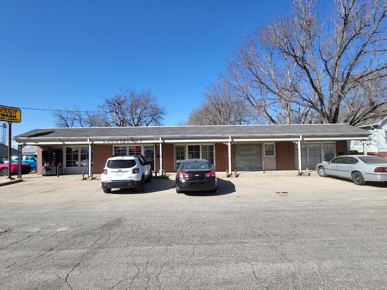 200 N Walnut St, Abilene, KS for sale - Primary Photo - Image 1 of 1