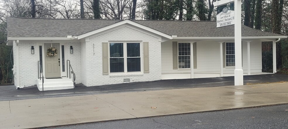 3717 Chamblee Dunwoody Rd, Atlanta, GA for lease - Building Photo - Image 1 of 8