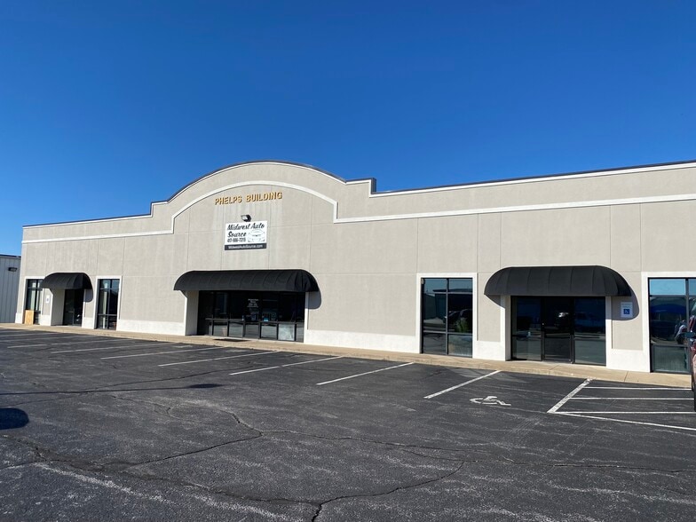 1955-1959 Phelps St, Springfield, MO for lease - Building Photo - Image 3 of 12