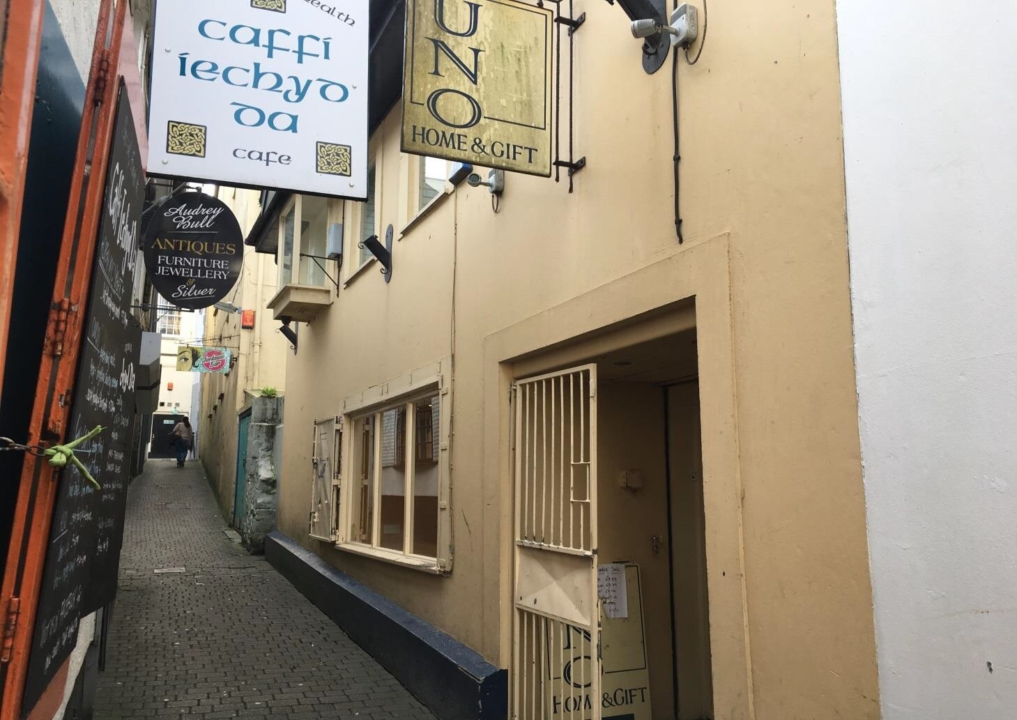 1 Jacksons Ln, Carmarthen for sale Primary Photo- Image 1 of 1