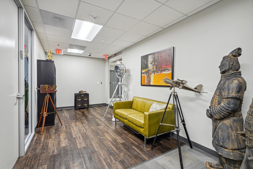 4350 East-West Hwy, Bethesda, MD for lease - Interior Photo - Image 2 of 17