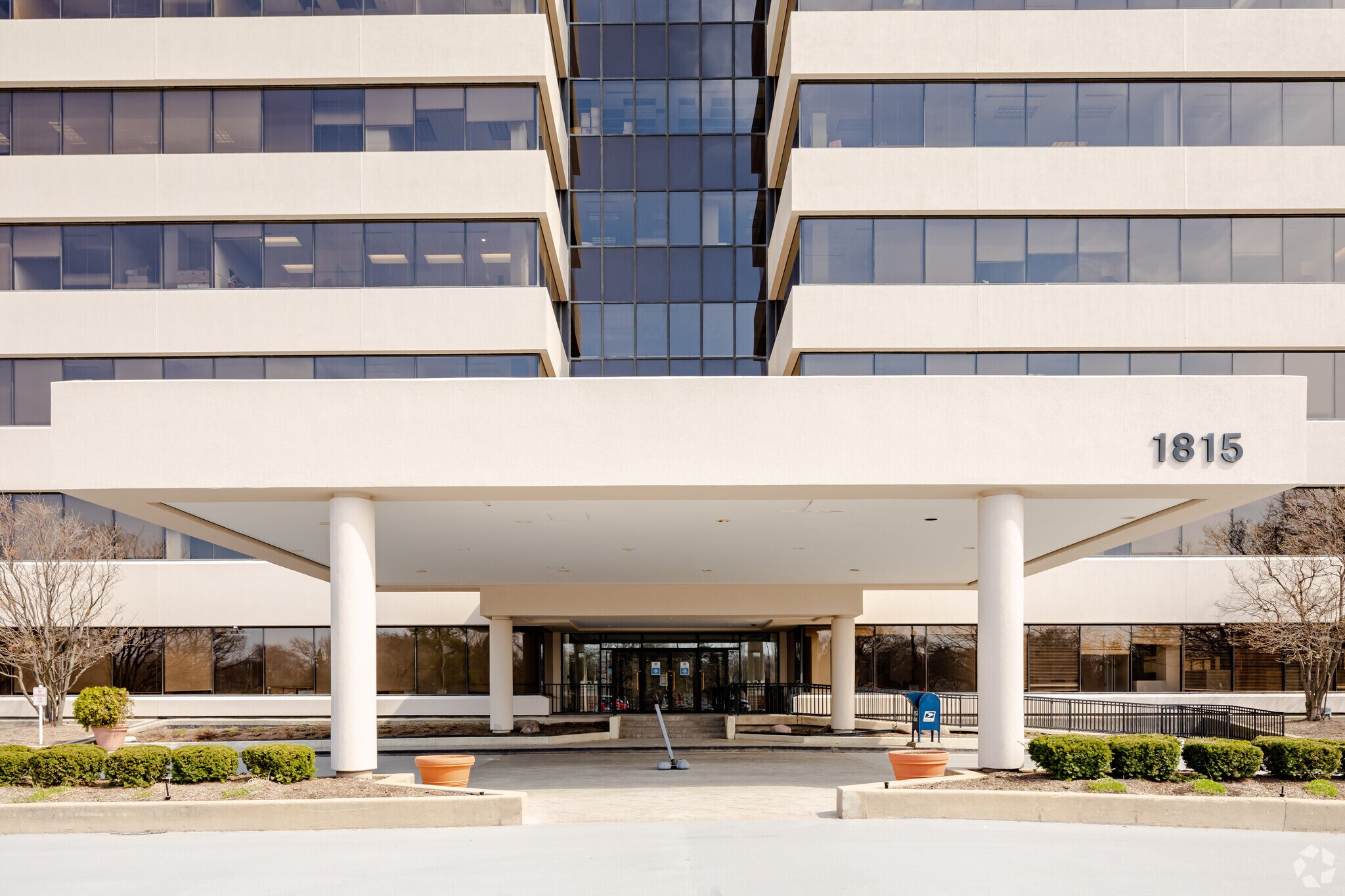 1815 S Meyers Rd, Oakbrook Terrace, IL 60181 Oakbrook Terrace Corp