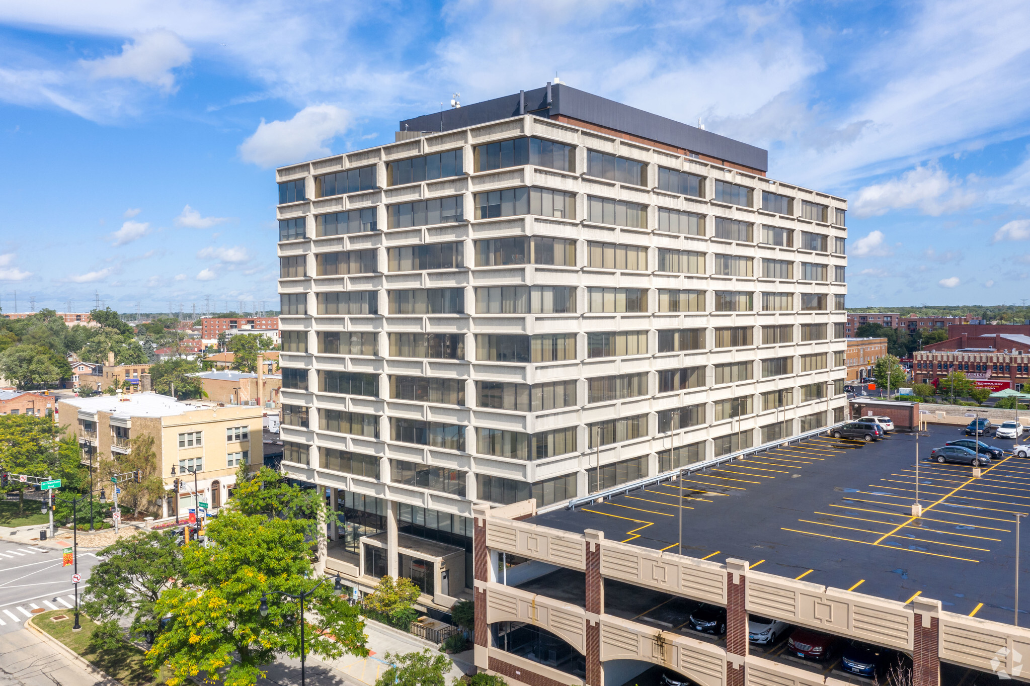 701 Lee St, Des Plaines, IL for lease Building Photo- Image 1 of 13